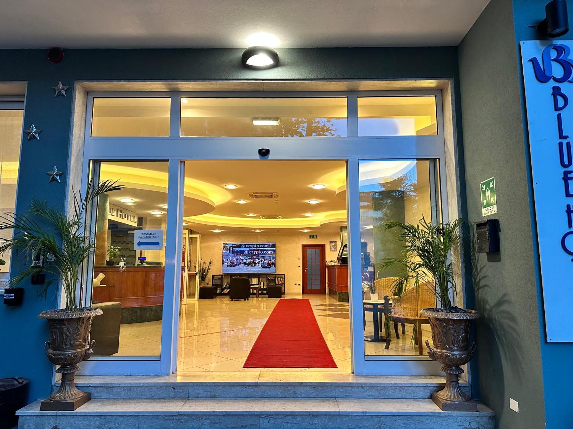 Blue Hotel تْشيزيناتيكو المظهر الخارجي الصورة