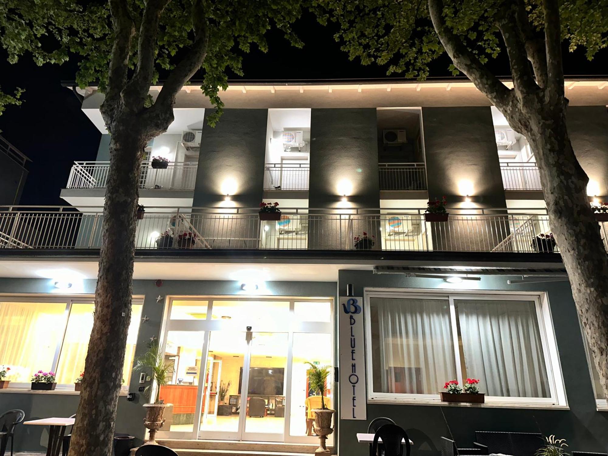 Blue Hotel تْشيزيناتيكو المظهر الخارجي الصورة