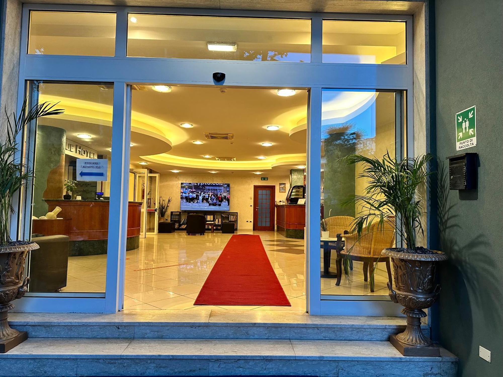 Blue Hotel تْشيزيناتيكو المظهر الخارجي الصورة