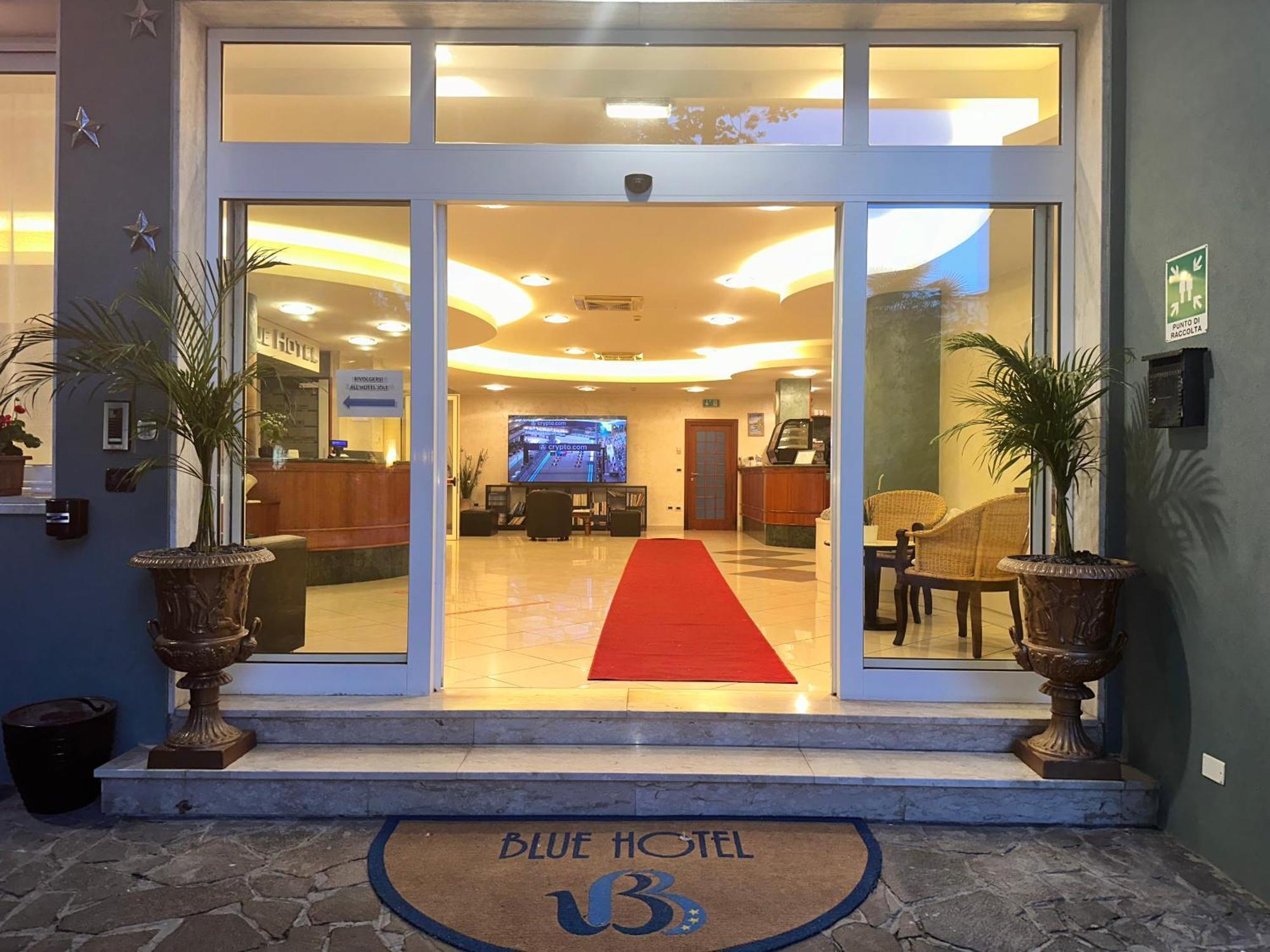 Blue Hotel تْشيزيناتيكو المظهر الخارجي الصورة